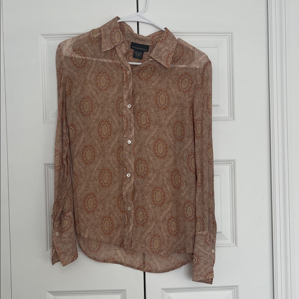 Banana Republic Brown Patterned Button Down Shirt.